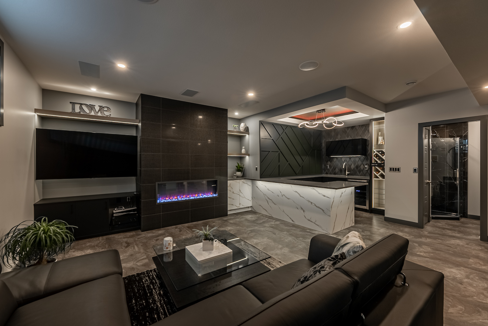 Basement entertainment room and wet bar development in Saskatoon